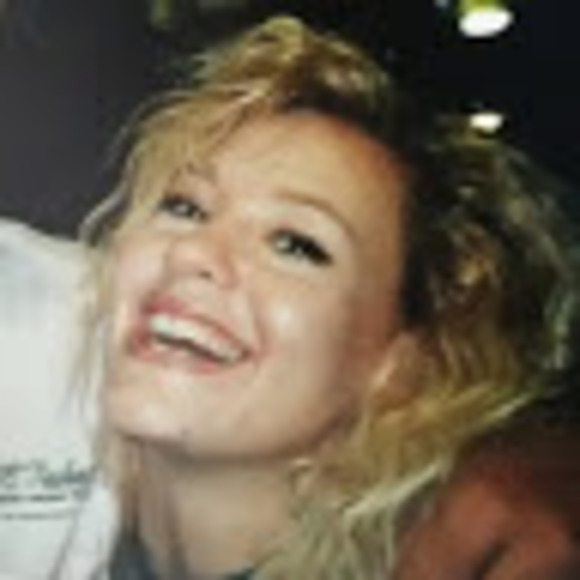 Meet your Posher, Kristine - Picture 1 of 5